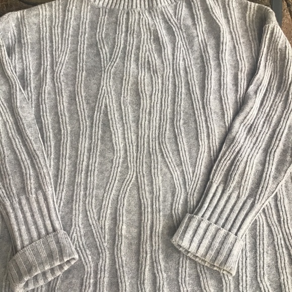 Sweater - Picture 9 of 16